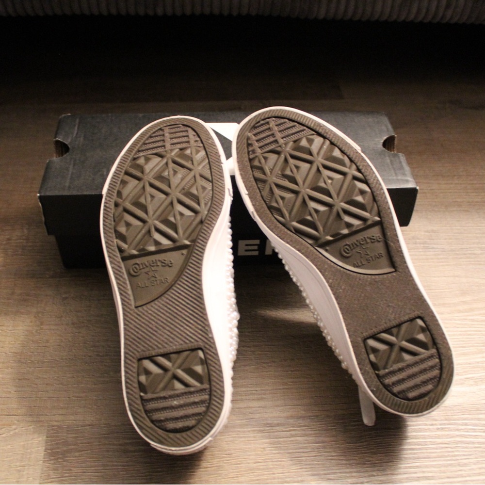 All white bling / bedazzled wedding converse - Picture 5 of 10